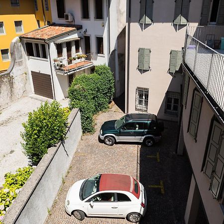 Double Private Parking, 2 Bedrooms & 2 Bathrooms - Elegant Apartment In Old Town Удине Экстерьер фото