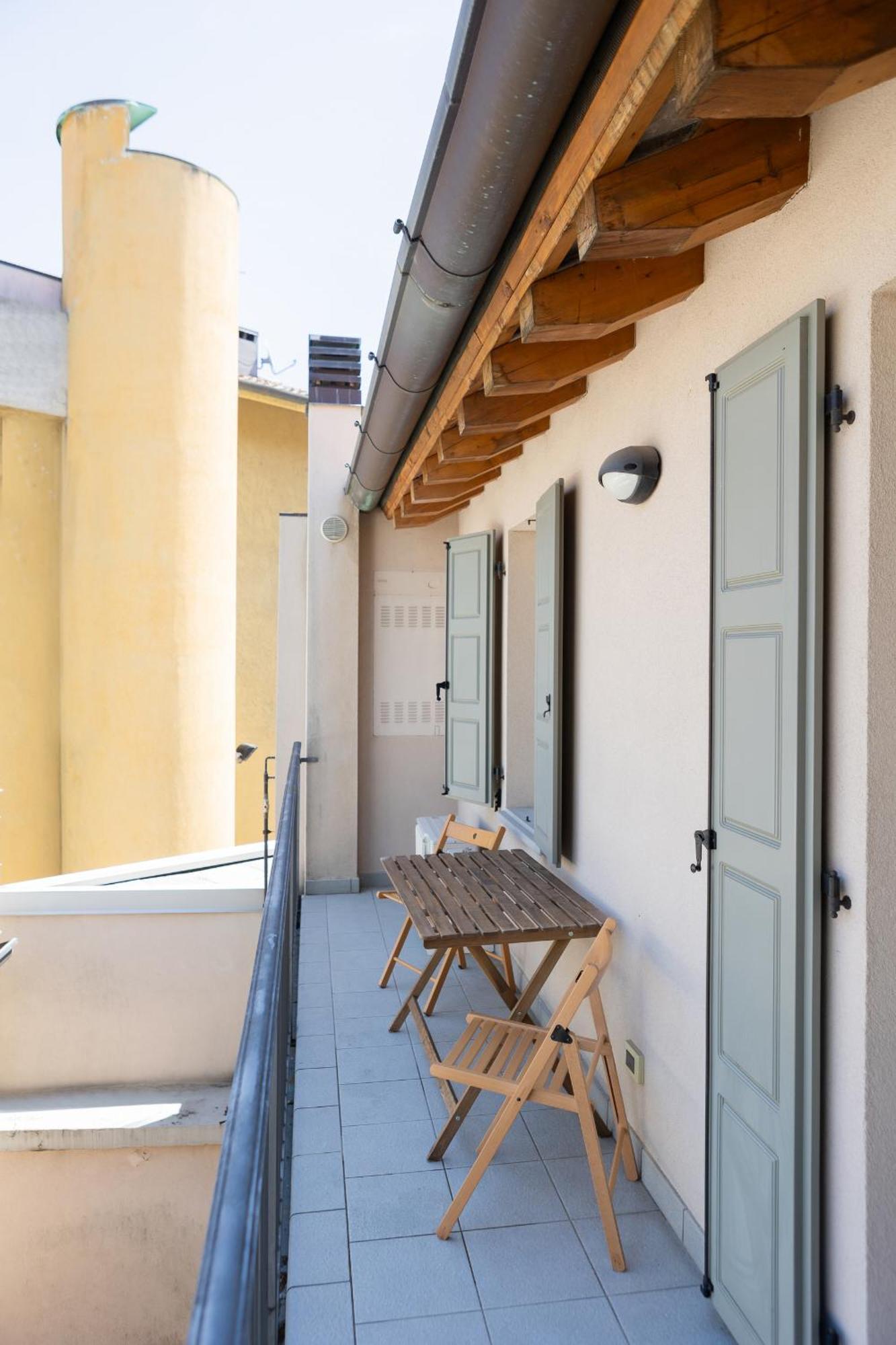 Double Private Parking, 2 Bedrooms & 2 Bathrooms - Elegant Apartment In Old Town Удине Экстерьер фото