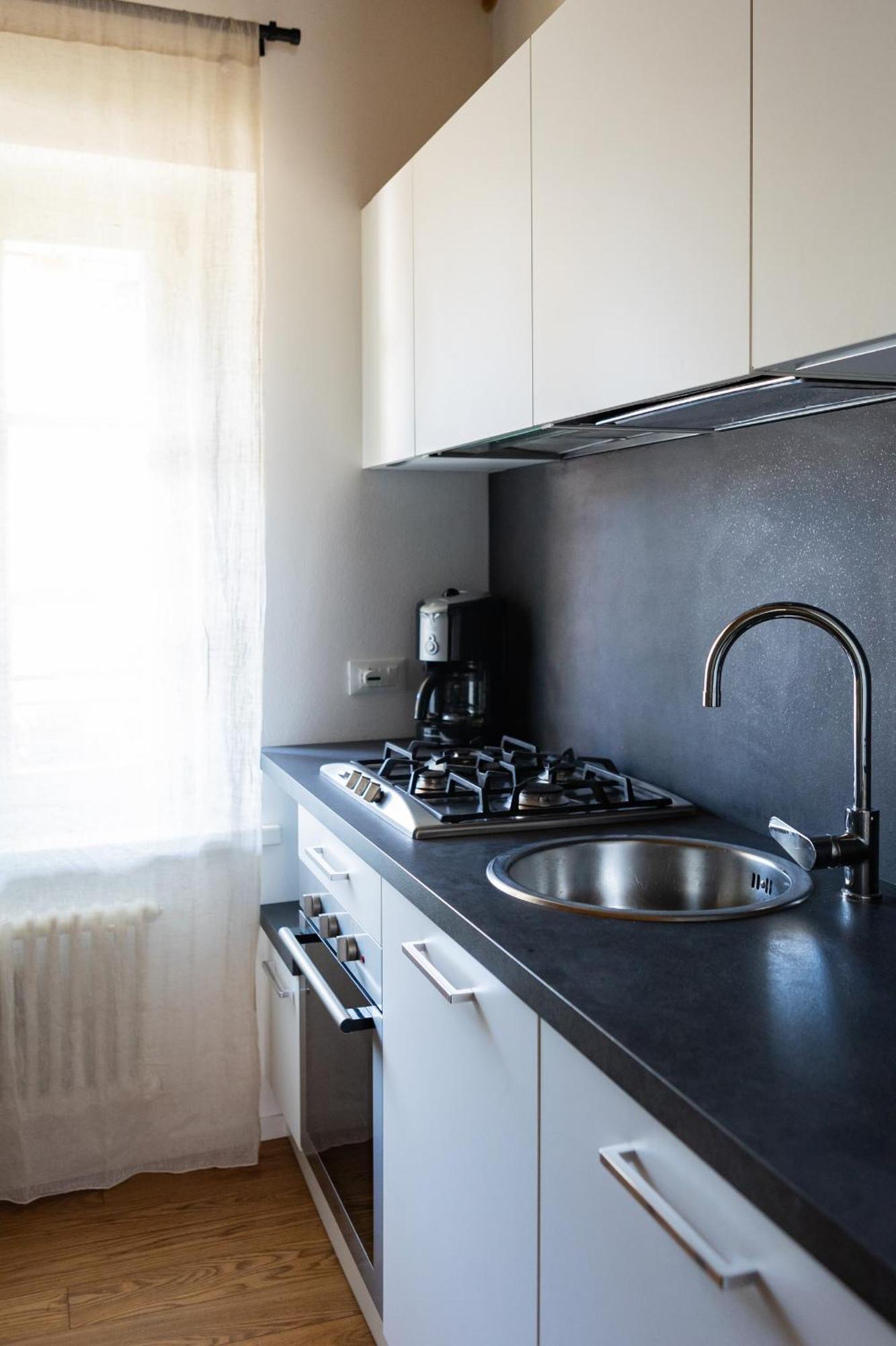 Double Private Parking, 2 Bedrooms & 2 Bathrooms - Elegant Apartment In Old Town Удине Экстерьер фото